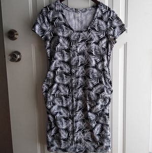 🌼Old Navy Maternity dress